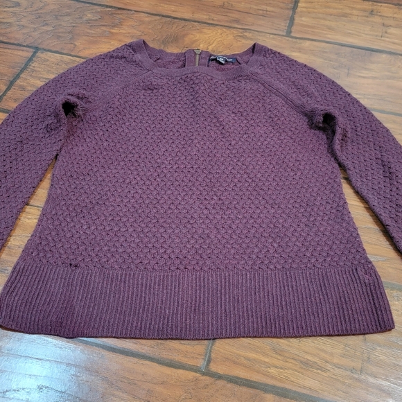 American Eagle Outfitters sweater - Picture 3 of 9